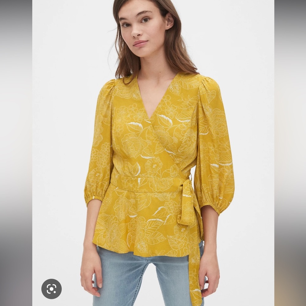 EUC Gap floral tie wrap blouse